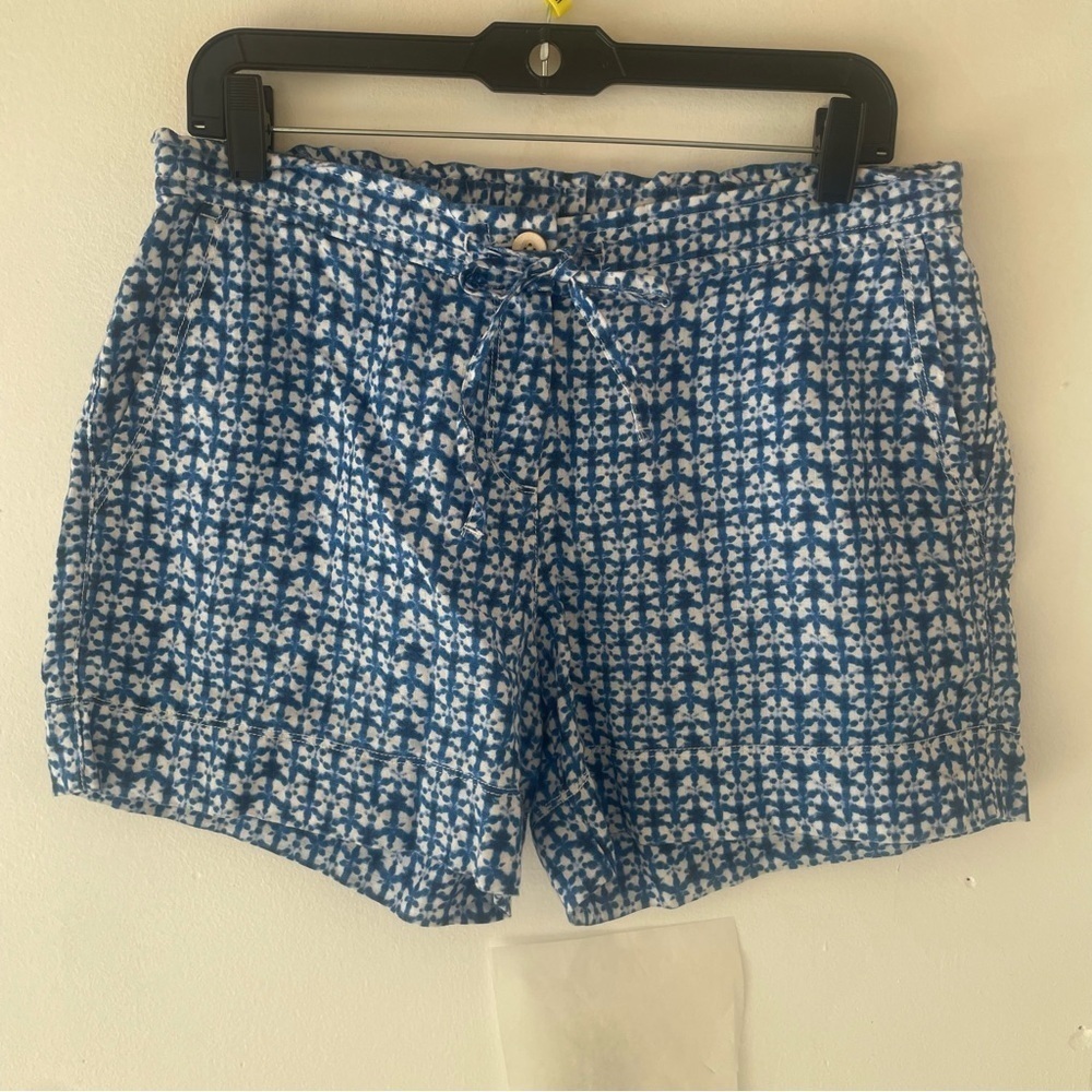 Tommy Bahama blue print pull-on drawstring shorts 37196